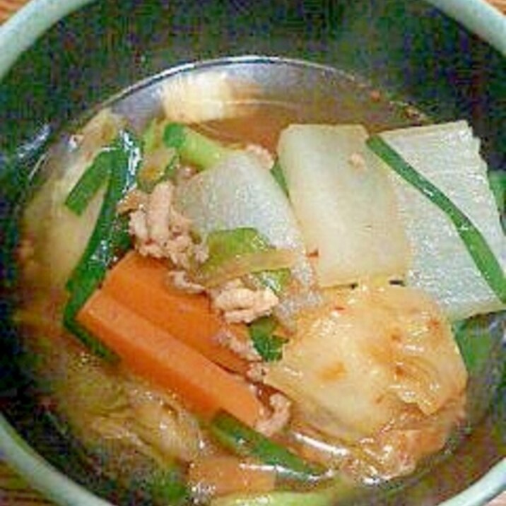 豚ひき肉と大根・ニラの白菜キムチスープ